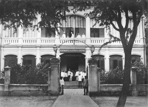Bank of Indochina at Saigon, c.1900 (b/w photo)  von French Photographer