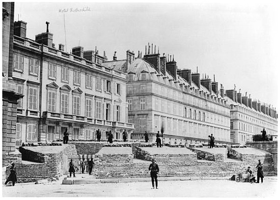 Barricade during the Commune of Paris in Rue de Rivoli von French Photographer