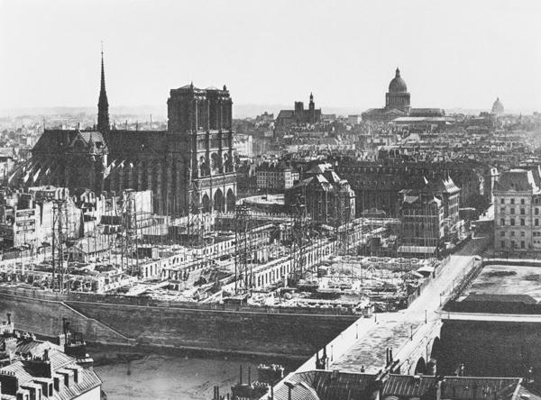 Building of the Hotel-Dieu, Paris, 1867 (b/w photo)  von French Photographer