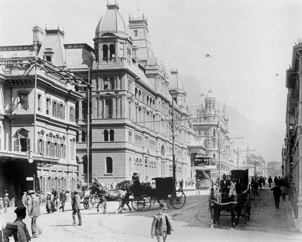 Cape Town: New Adderley Street, c.1914 ( b/w photo)  von French Photographer