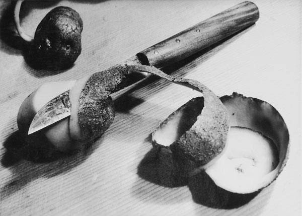 Kartoffel mit Messer 1929