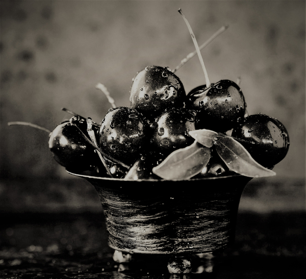 Cherries von Alex Caminker