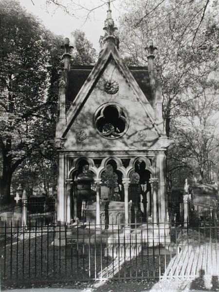 The Tomb of Abelard and Heloise von Alexandre Marie Lenoir