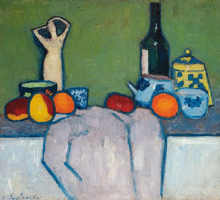 Stillleben mit Früchten, Figur und Flasche 1907