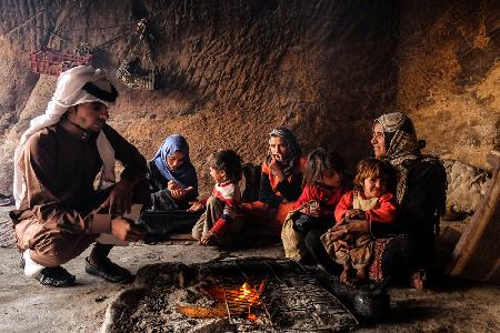 In Petra leben noch 40/50 Familien in Höhlen. Sie haben sich an das Leben in der Stadt angepasst und