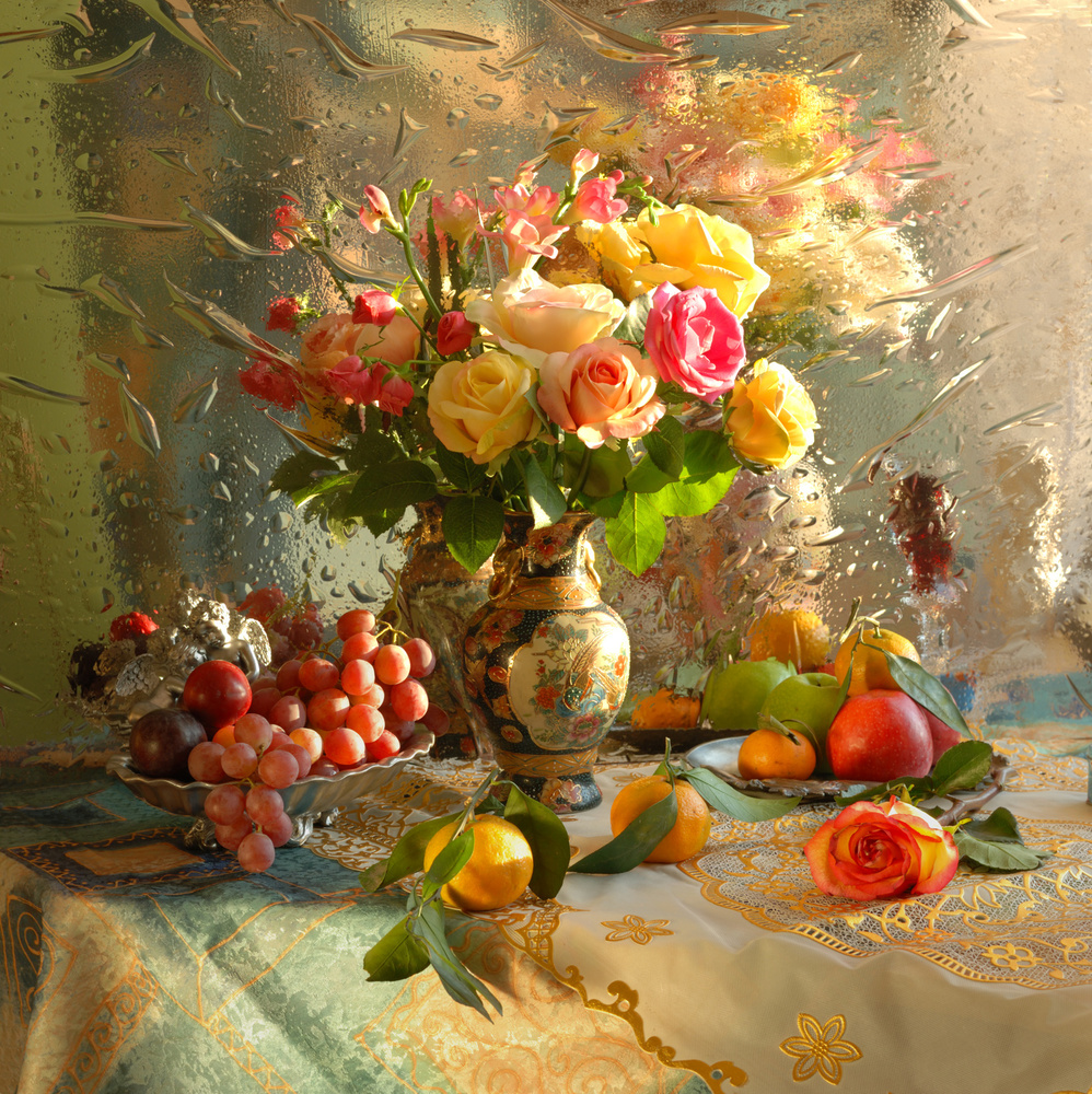 Stillleben mit Blumen und Früchten von Andrey Morozov