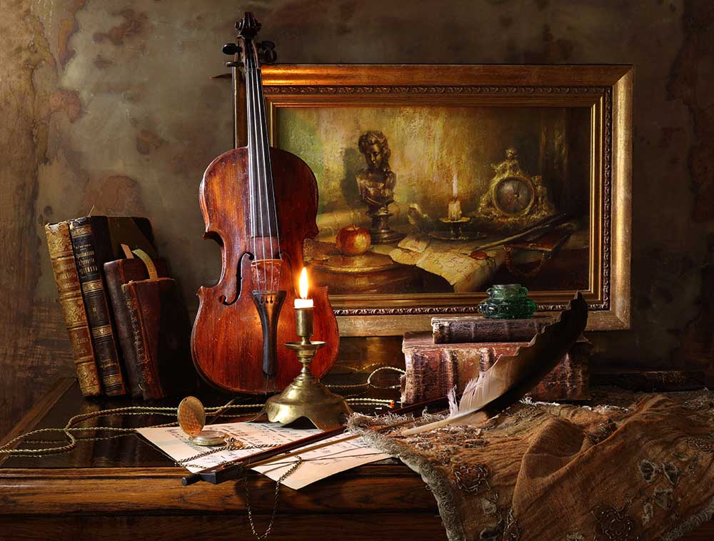 Stillleben mit Geige und Malerei von Andrey Morozov