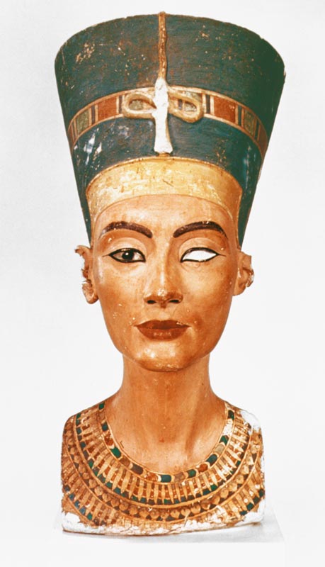 Bust of Queen Nefertiti, front view, from the studio of the sculptor Thutmose at Tell el-Amarna von Anonymous