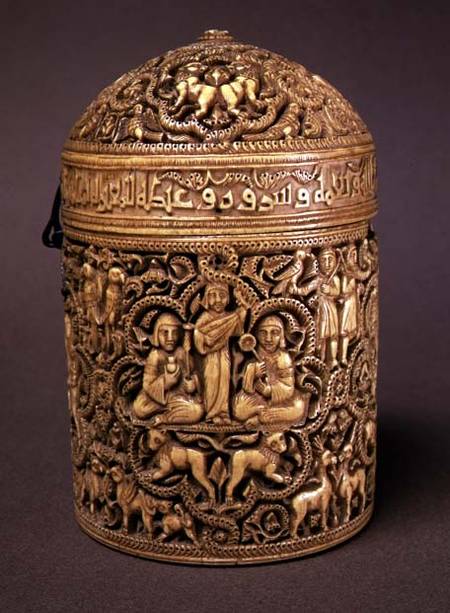 Pyx with relief depicting the pleasures of courtly lifefrom Cordoba von Anonymous