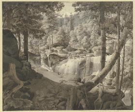 Waldlandschaft mit Wasserfall, im Hintergrund Pilger, über eine Brücke gehend