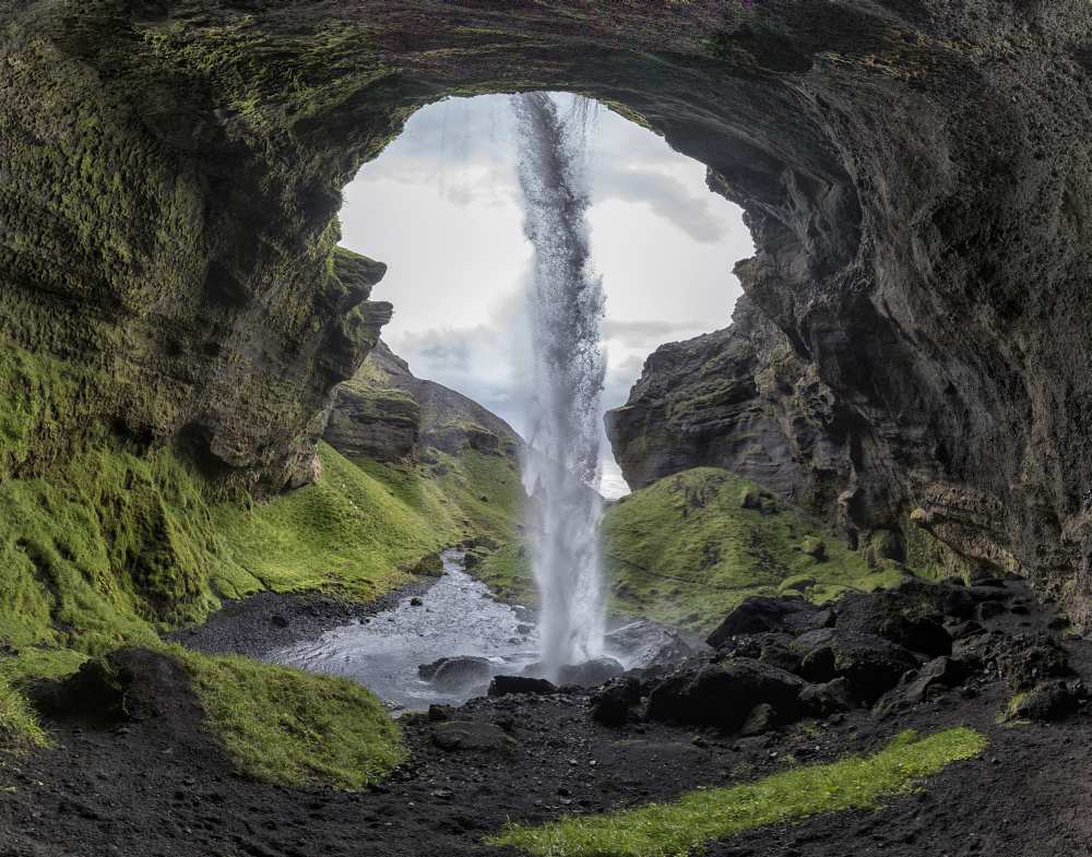 Hidden waterfall von Bragi Kort