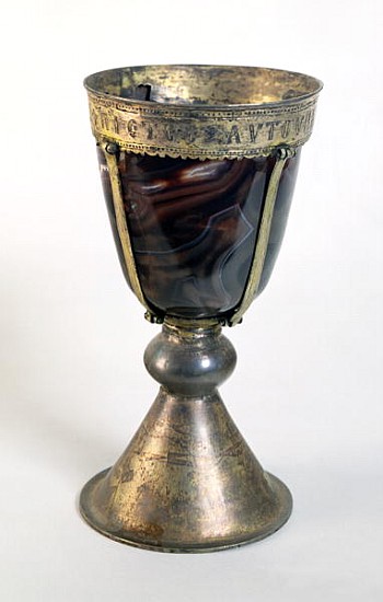 Chalice with jewels and an inscription on the border von Byzantine