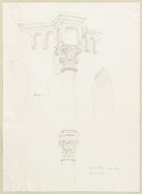 Bogenfries und Blendsäule mit Kapitell an der Apsis von St. Georg in Großenlüder