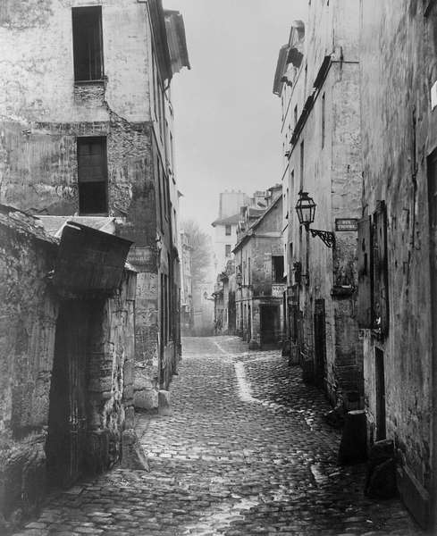 Rue Traversine, from rue d''Arras, Paris, between 1858-78 (b/w photo)  von Charles Marville