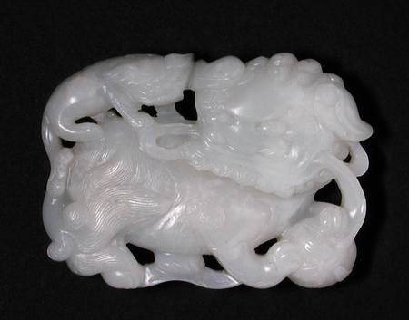 Buckle in the form of a Buddhist lion with cub and brocade ball von Chinese School