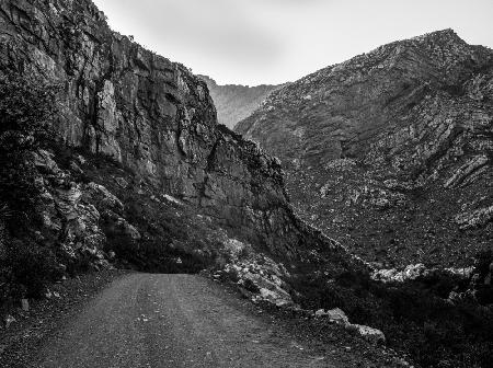 Schwarz-Weiß-Bergweg