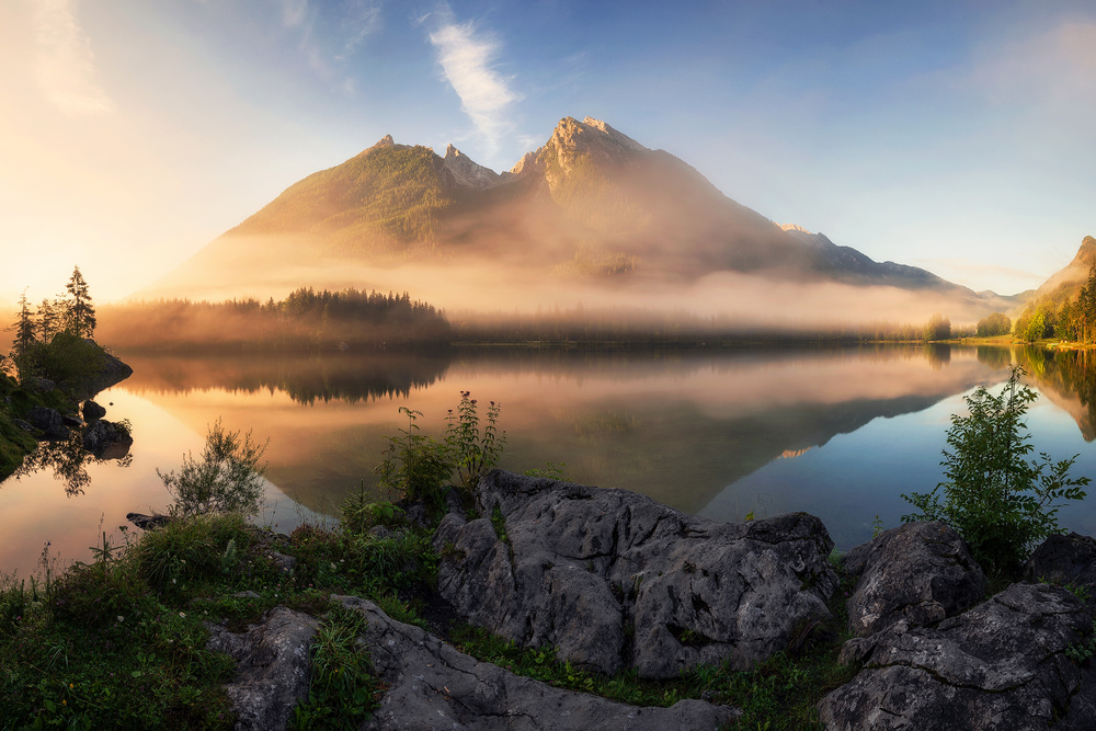 Goldener Sommermorgen in den Alpen von Daniel Gastager