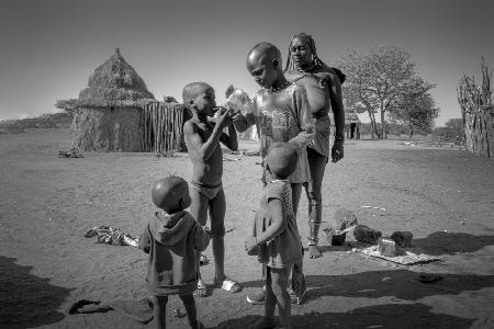 Eine Himbo-Familie II