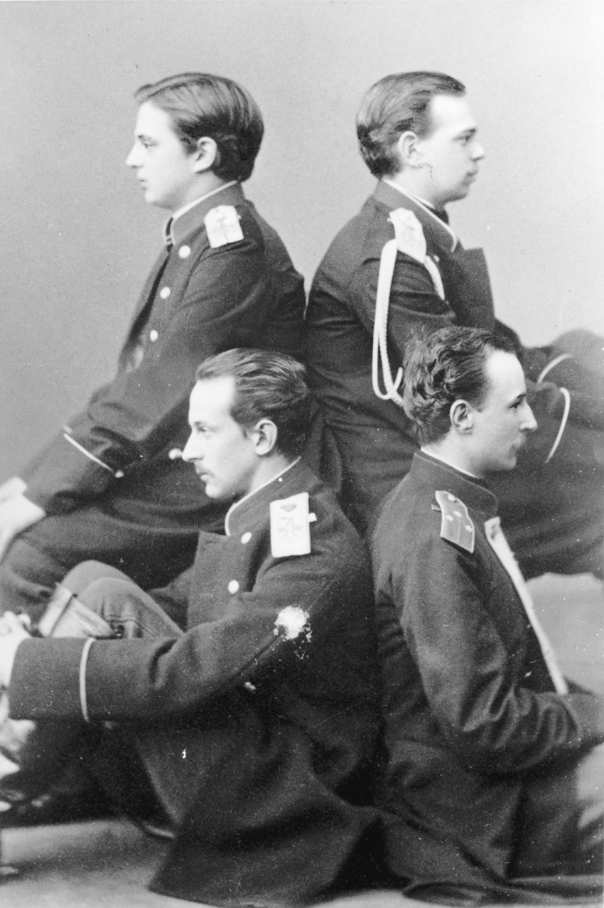 Großfürst Alexander mit Bruder Wladimir und Cousins Nikolaus Maximilanowitsch und Sergei Maximilanow von Dimitrij Grigorjewitsch Lewizkij