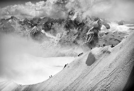 Alpen: Aufstieg,über den Wolken