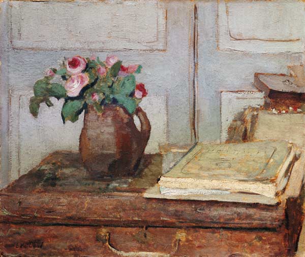 Stillleben mit dem Malkoffer des Künstlers und einer Vase mit Moosrosen von Edouard Vuillard