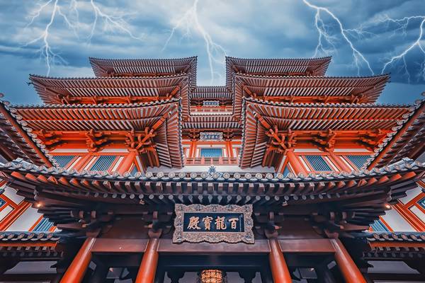 Storm In Chinatown von Emmanuel Charlat