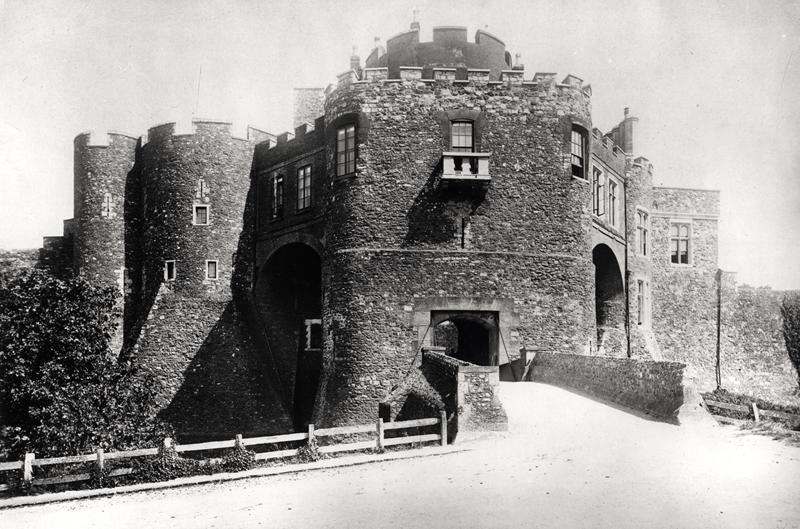View of the Constable''s Gate, built 1221-27 (b/w photo)  von English School