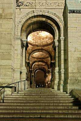Montmartre - Eingang zur Sacré Coeur von Erich Teister