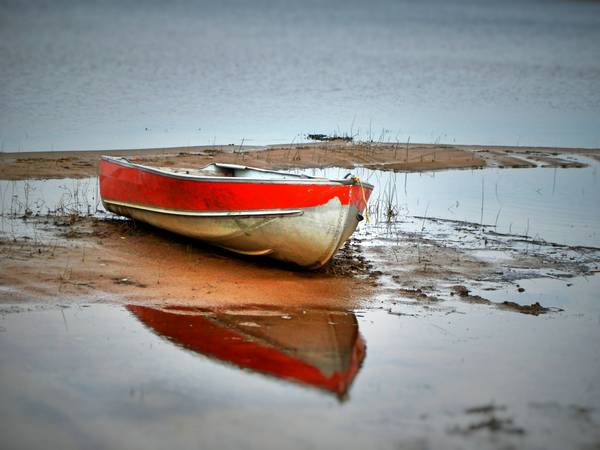 The Lonely Boat von FRANK DERNBACH