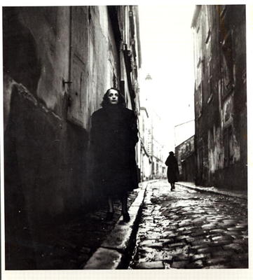 Portrait of Edith Piaf (1915-63) in Paris (b/w photo) von French Photographer, (20th century)