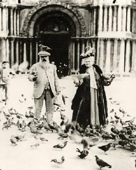 Claude Monet (1840-1926) and his wife, Alice (1844-1911) St. Mark's Square, Venice, October 1908 (b/ 1825
