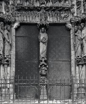 Beau Christ figure on the trumeau of the south portal c.1145-50
