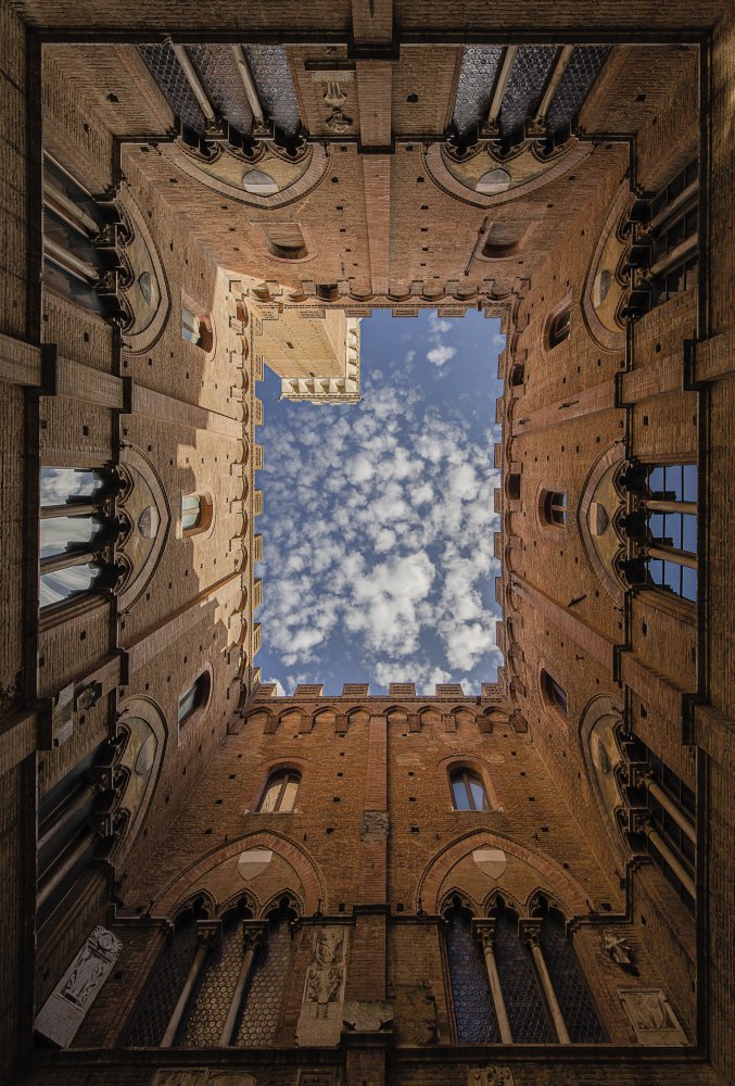 Siena von unten von Gabriele Fatigati