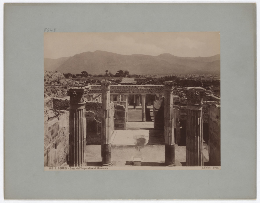Pompei: Casa dell Imperatore di Germania, No. 10219 von Giacomo Brogi