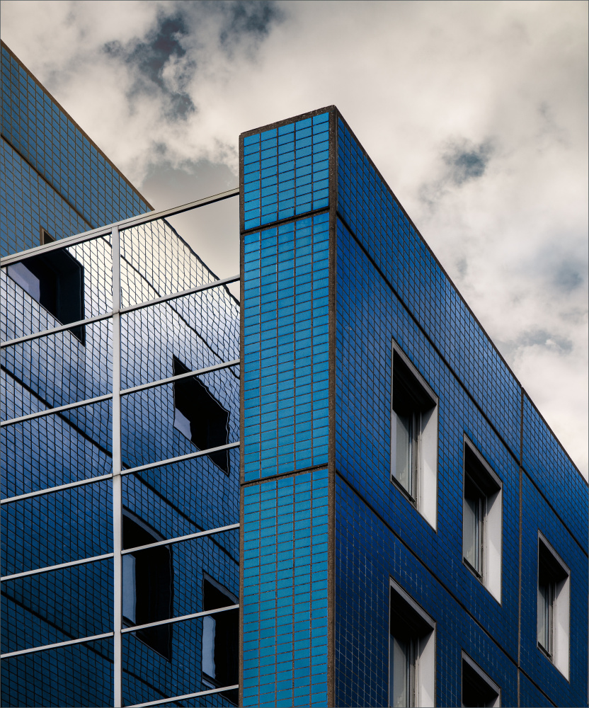 Blaue Fassade von Gilbert Claes