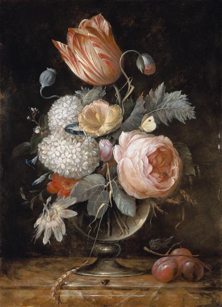 Blumenstrauss in Glasvase mit Insekten und Pflaumen von Hendrik de Fromantiou