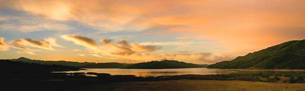 Lake Casitas Sunrise von Henrik Lehnerer