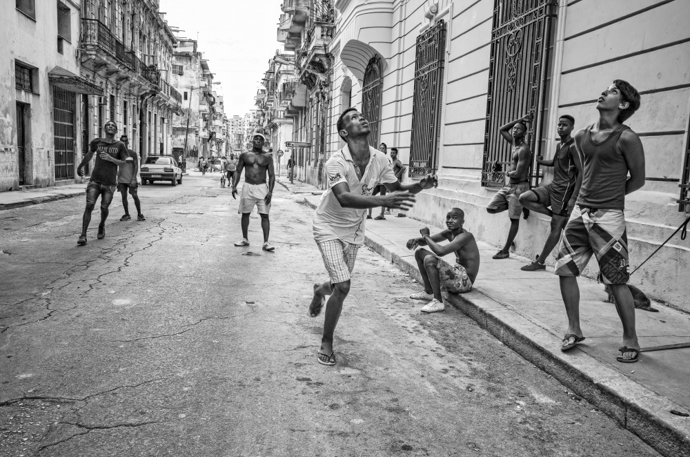 Straßenspiele in Havanna von Itzik Einhorn