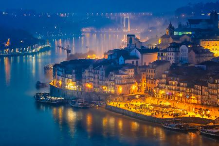 Porto in der Abenddämmerung