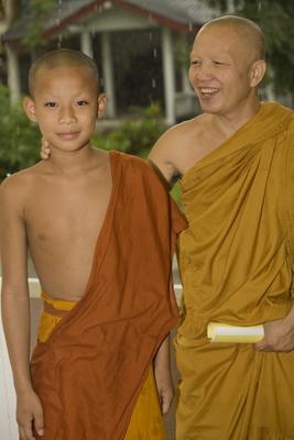 Laotische Mönche von Josef Müllek