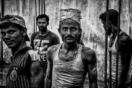Arbeiter auf den Straßen von Bangladesch