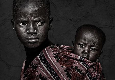 Geschwister des Larim-Stammes – Südsudan