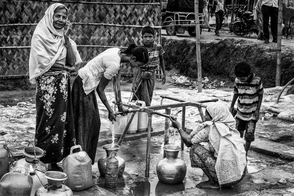 In einem Rohingya-Flüchtlingslager – Bangladesch von Joxe Inazio Kuesta Garmendia