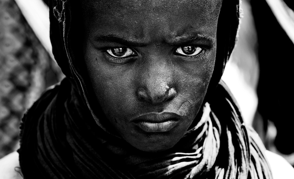 Junge vom Surma-Stamm - Äthiopien von Joxe Inazio Kuesta Garmendia