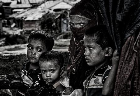 Rohingya-Flüchtlingsfamilie in einer Rikscha – Bangladesch