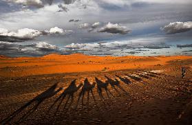 Durch die Dünen von Merzouga (Marokko)