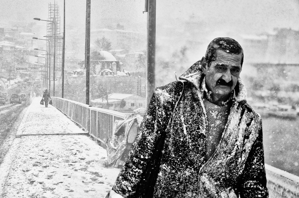 Schnee und Leben in Istanbul von Kadir