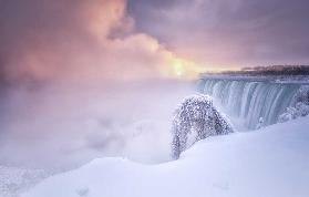 Sonnenaufgang an den Niagarafällen