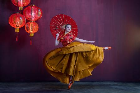 Ballerina am chinesischen Neujahr