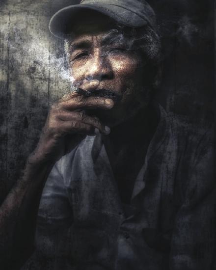 Mann mit Zigarre,Myanmar.